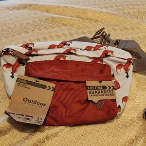 Red and Cream Capri Hip Pack